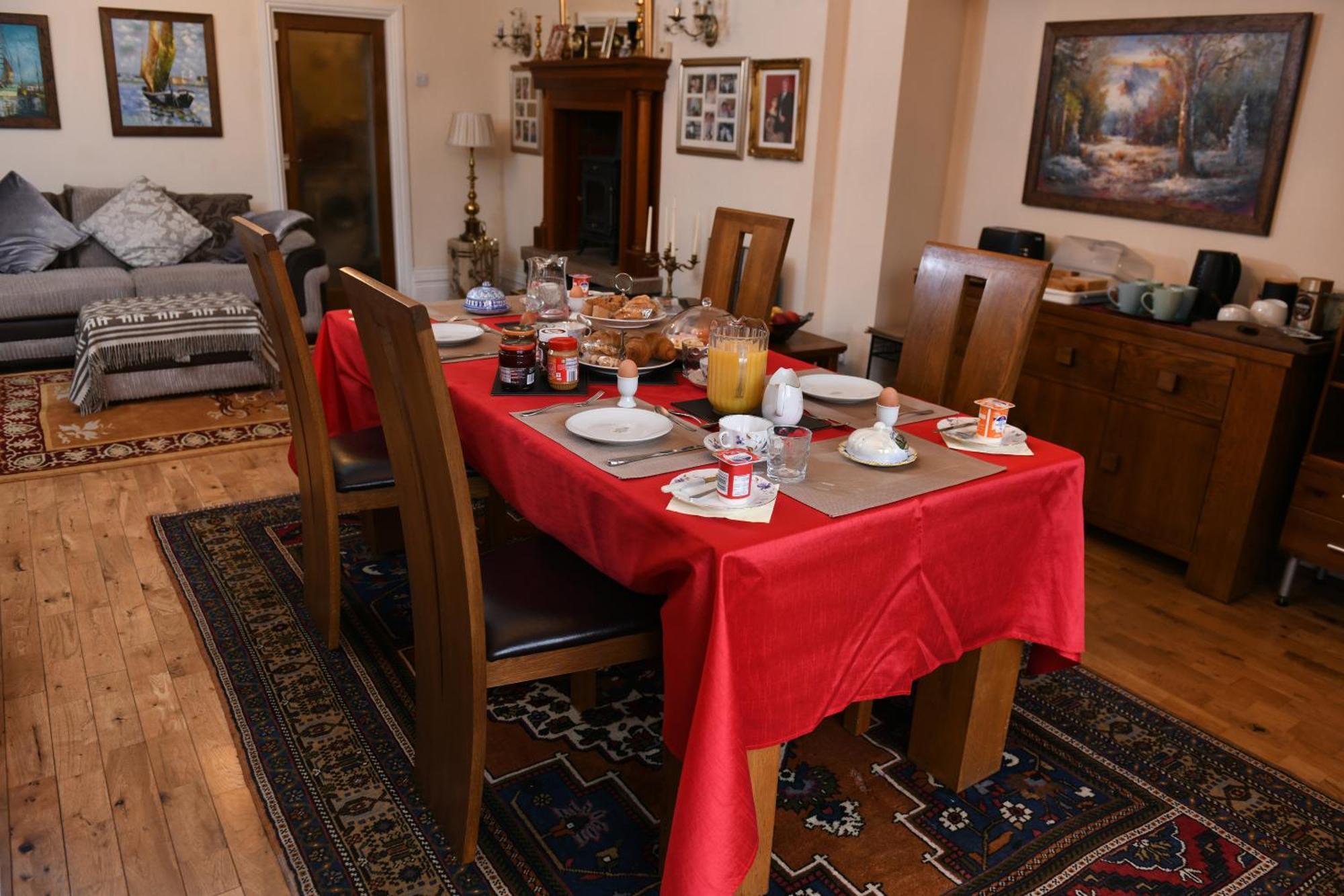 Luxury Suite In Quiet Countryside Location 斯旺西 外观 照片