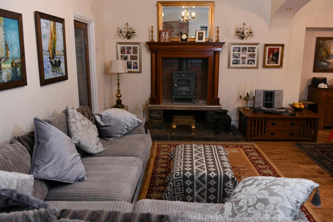 Luxury Suite In Quiet Countryside Location 斯旺西 外观 照片